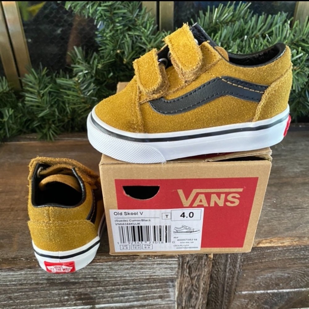 Infant/toddler shoes (hard bottoms)